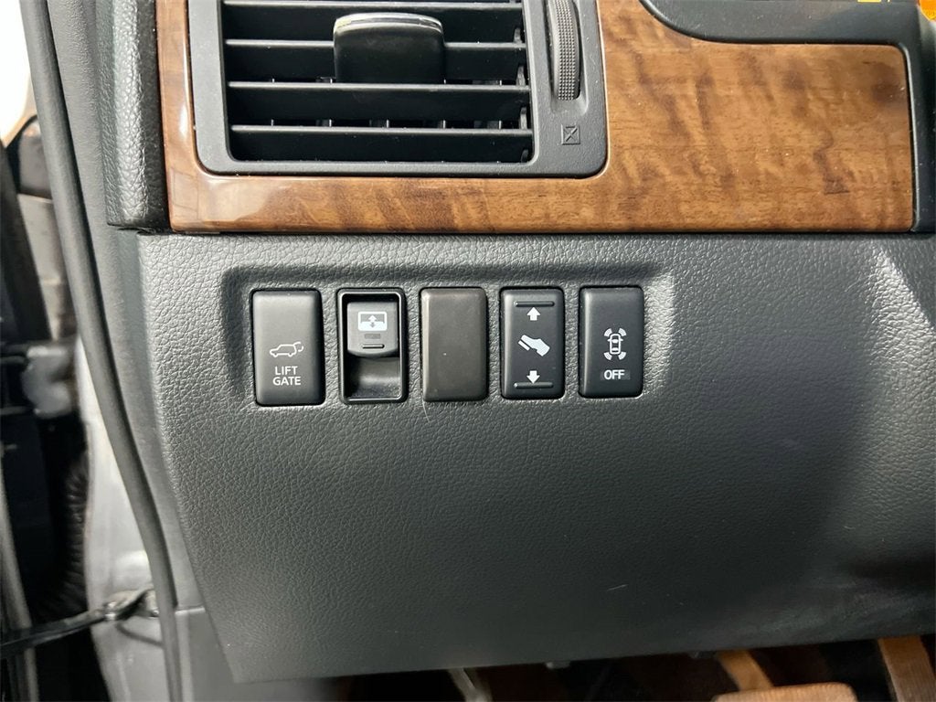 2013 Nissan Armada Platinum