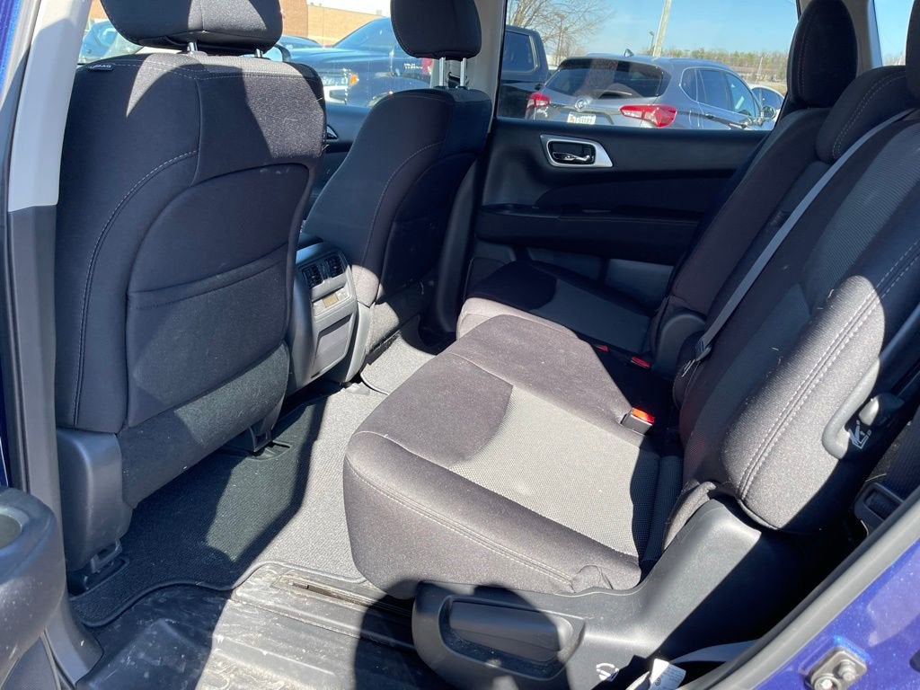 2017 Nissan Pathfinder SV