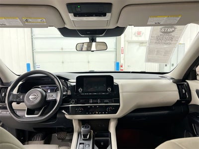 2022 Nissan Pathfinder SV