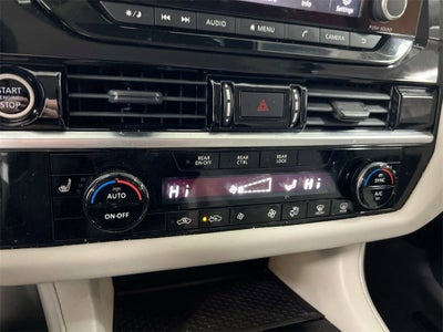 2022 Nissan Pathfinder SV