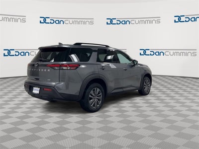 2025 Nissan Pathfinder SV