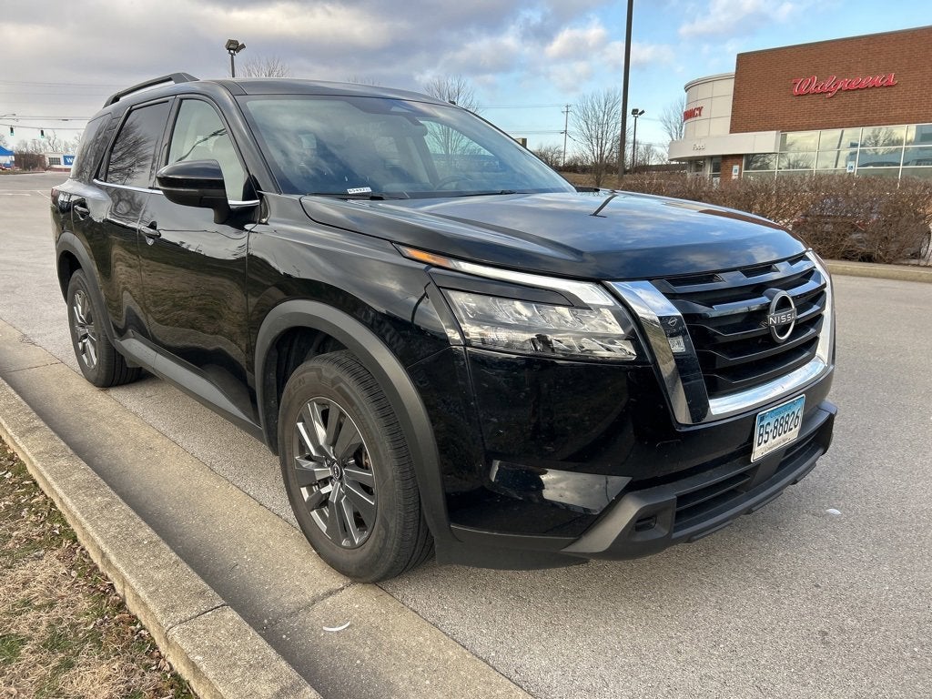 2025 Nissan Pathfinder SV