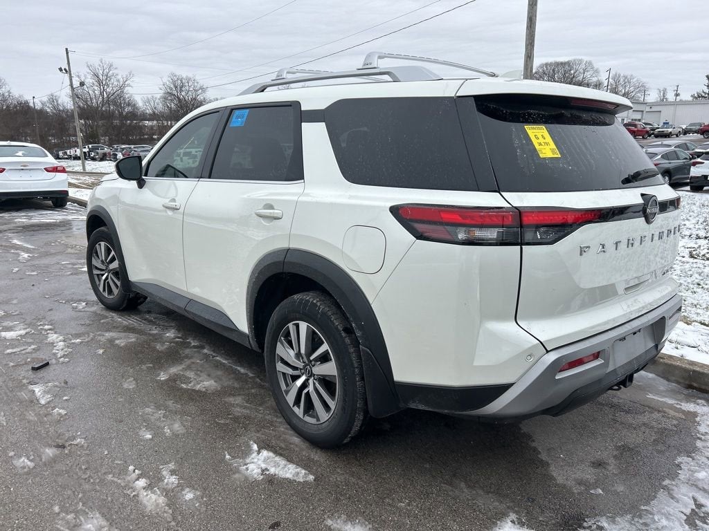 2023 Nissan Pathfinder SL