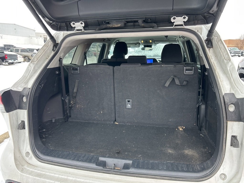 2024 Toyota Highlander LE