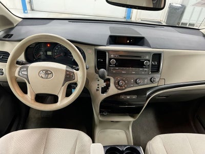 2011 Toyota Sienna LE AAS