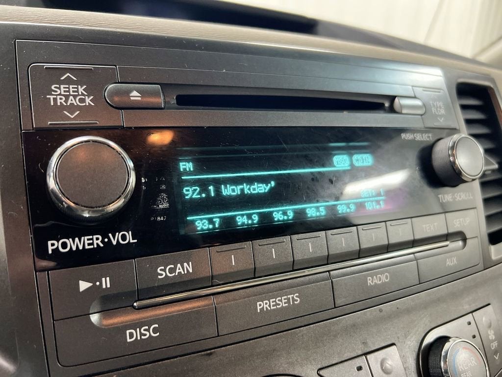 2011 Toyota Sienna LE AAS