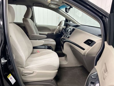 2011 Toyota Sienna LE AAS