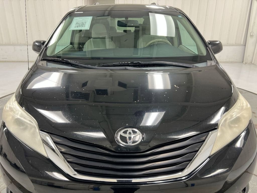 2011 Toyota Sienna LE AAS