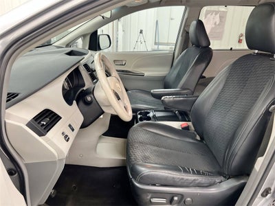 2011 Toyota Sienna SE