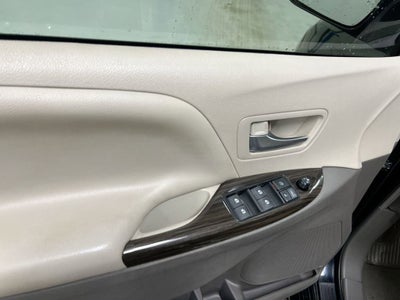 2016 Toyota Sienna XLE