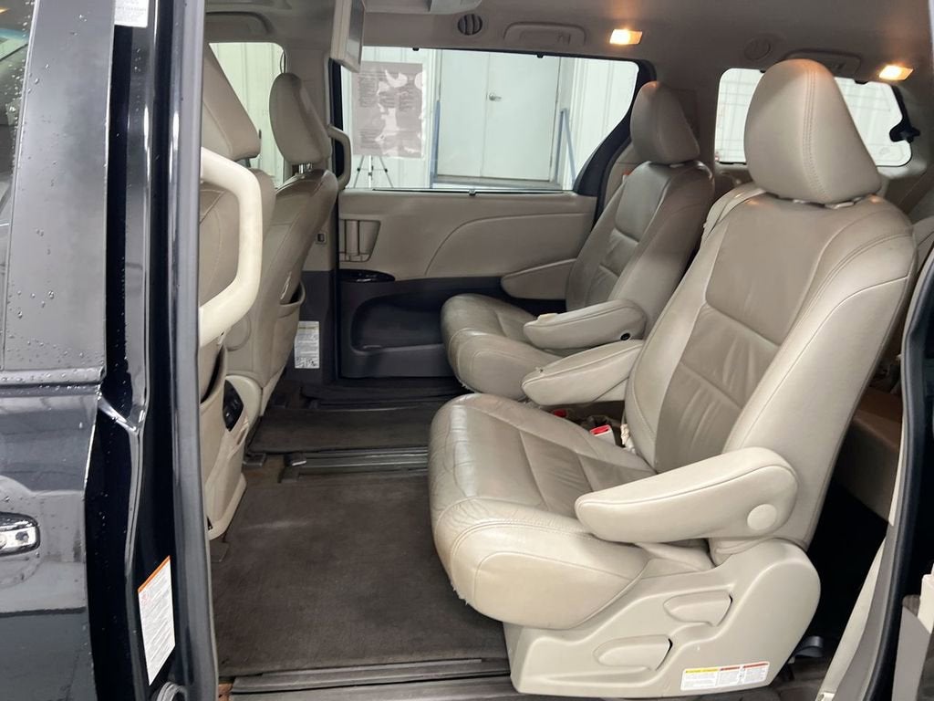 2016 Toyota Sienna XLE