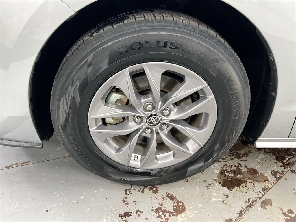 2024 Toyota Sienna XLE