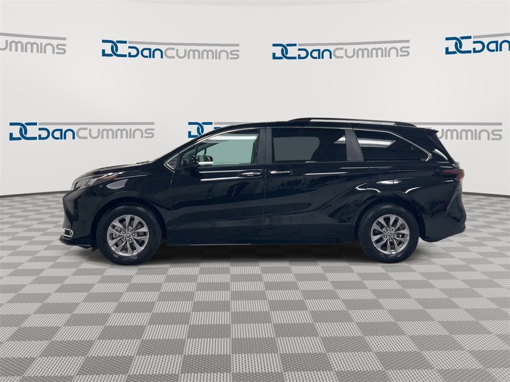 2024 Toyota Sienna XLE