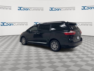2018 Toyota Sienna XLE Auto Access Seat