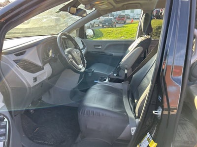 2019 Toyota Sienna XLE Auto Access Seat