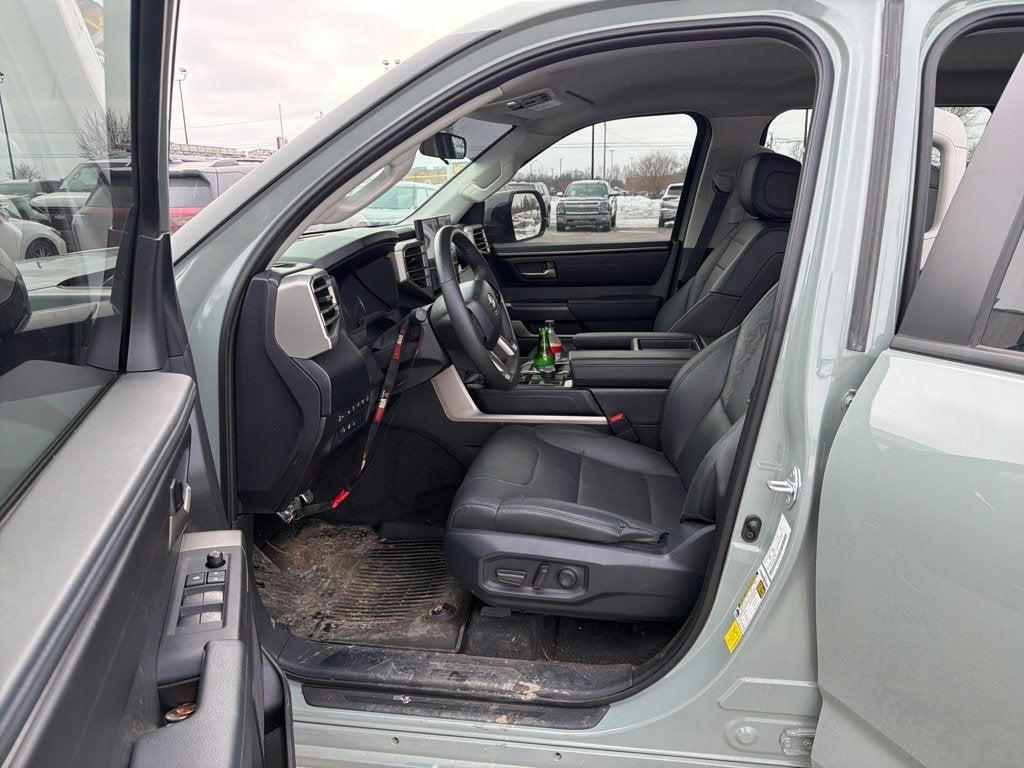 2024 Toyota Tundra 4WD SR5