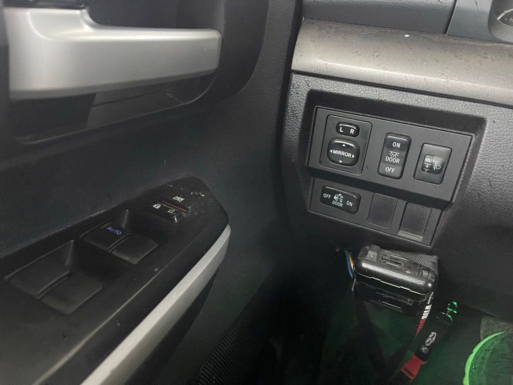 2014 Toyota Tundra 4WD Truck SR