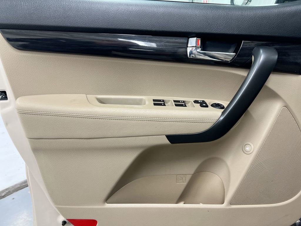2011 Kia Sorento LX