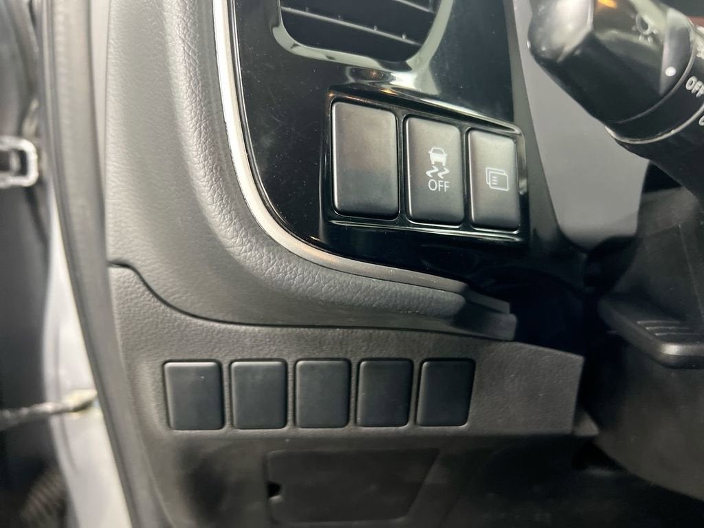 2016 Mitsubishi Outlander SE