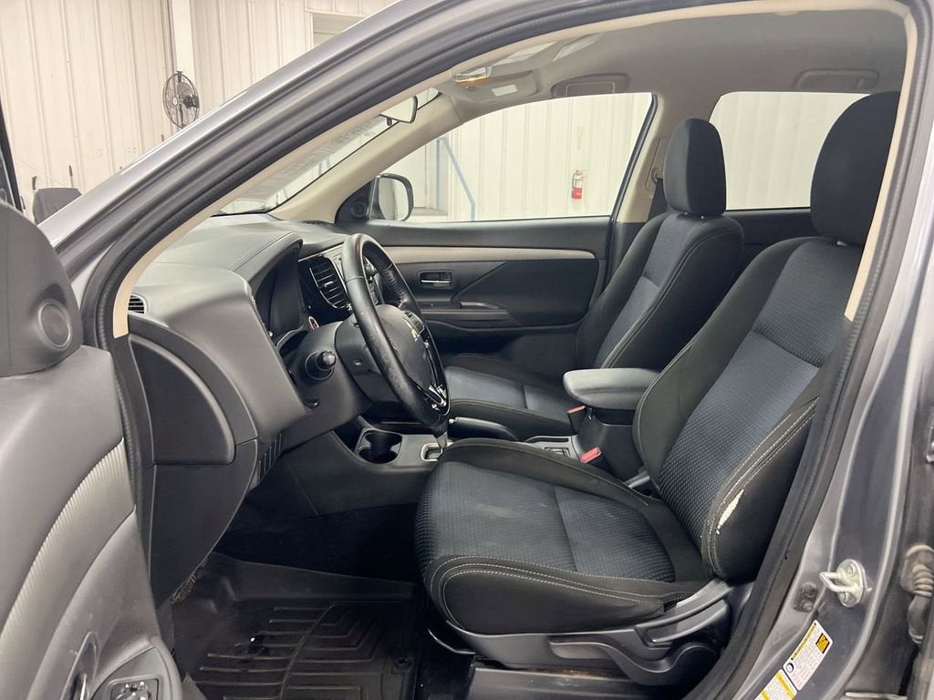 2016 Mitsubishi Outlander SE