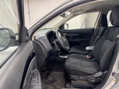 2019 Mitsubishi Outlander ES
