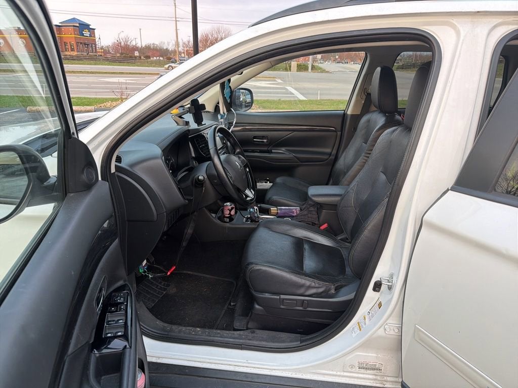 2016 Mitsubishi Outlander SE