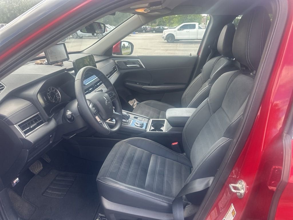 2023 Mitsubishi Outlander SE