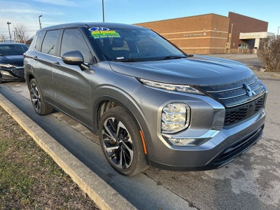 2023 Mitsubishi Outlander SE