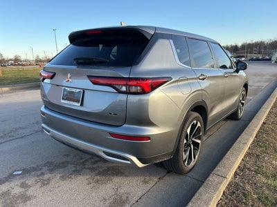 2023 Mitsubishi Outlander SE