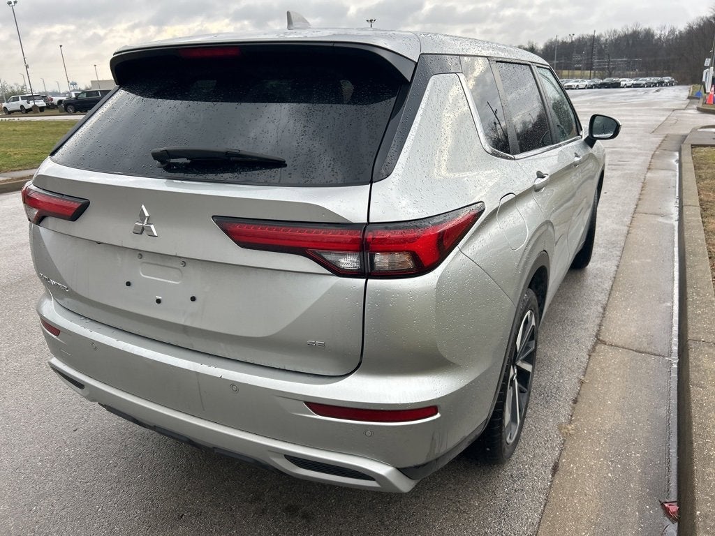 2024 Mitsubishi Outlander SE