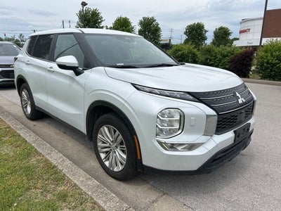 2024 Mitsubishi Outlander ES