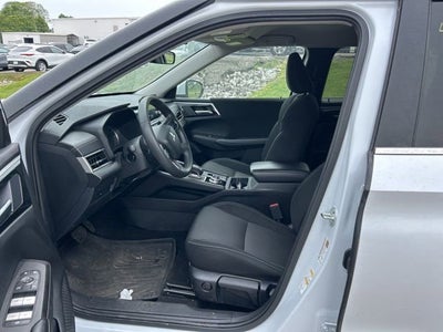 2024 Mitsubishi Outlander ES