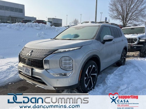 2024 Mitsubishi Outlander SE