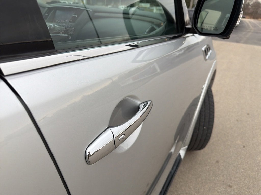 2017 INFINITI QX80 Base