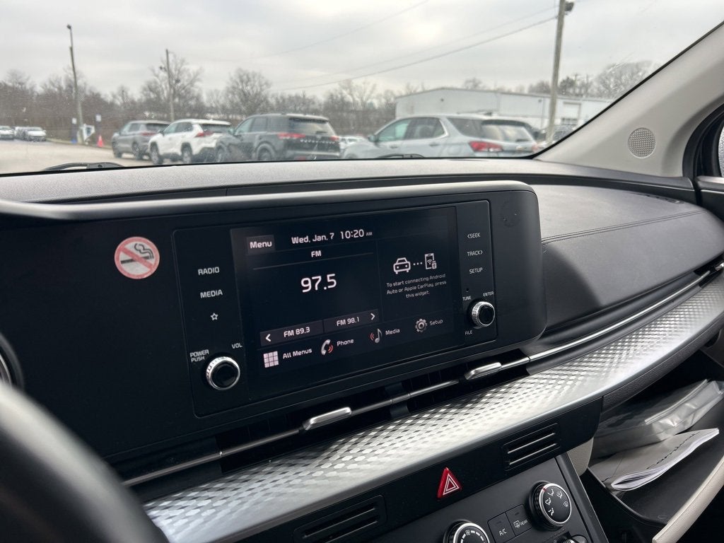 2024 Kia Carnival LX