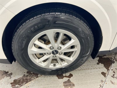 2023 Kia Carnival LX