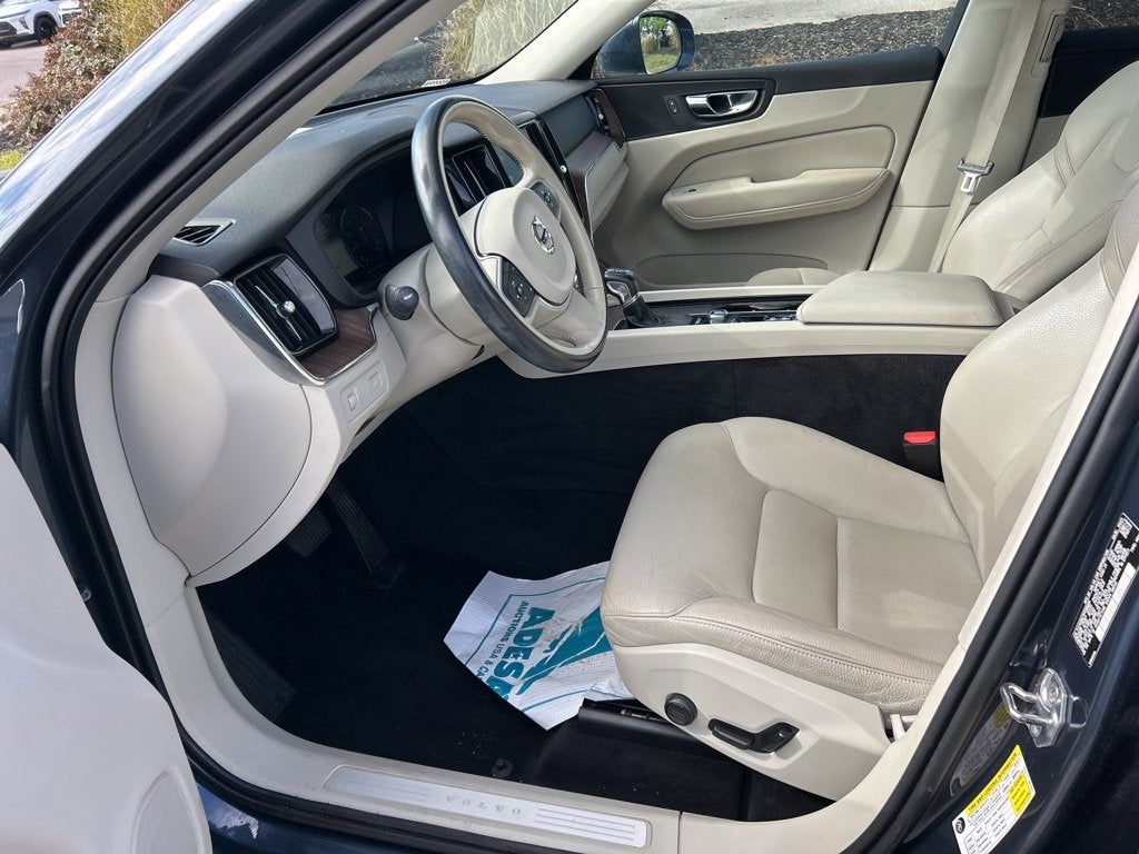 2021 Volvo XC60 Momentum