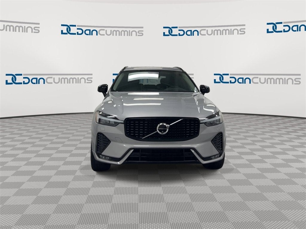 2024 Volvo XC60 Plus Dark Theme