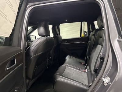 2026 Jeep Grand Cherokee Laredo Altitude