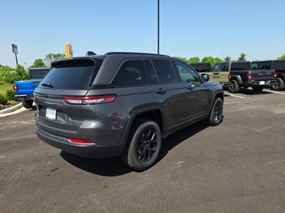 2026 Jeep Grand Cherokee Laredo Altitude