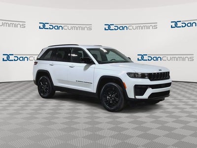 2026 Jeep Grand Cherokee Laredo Altitude