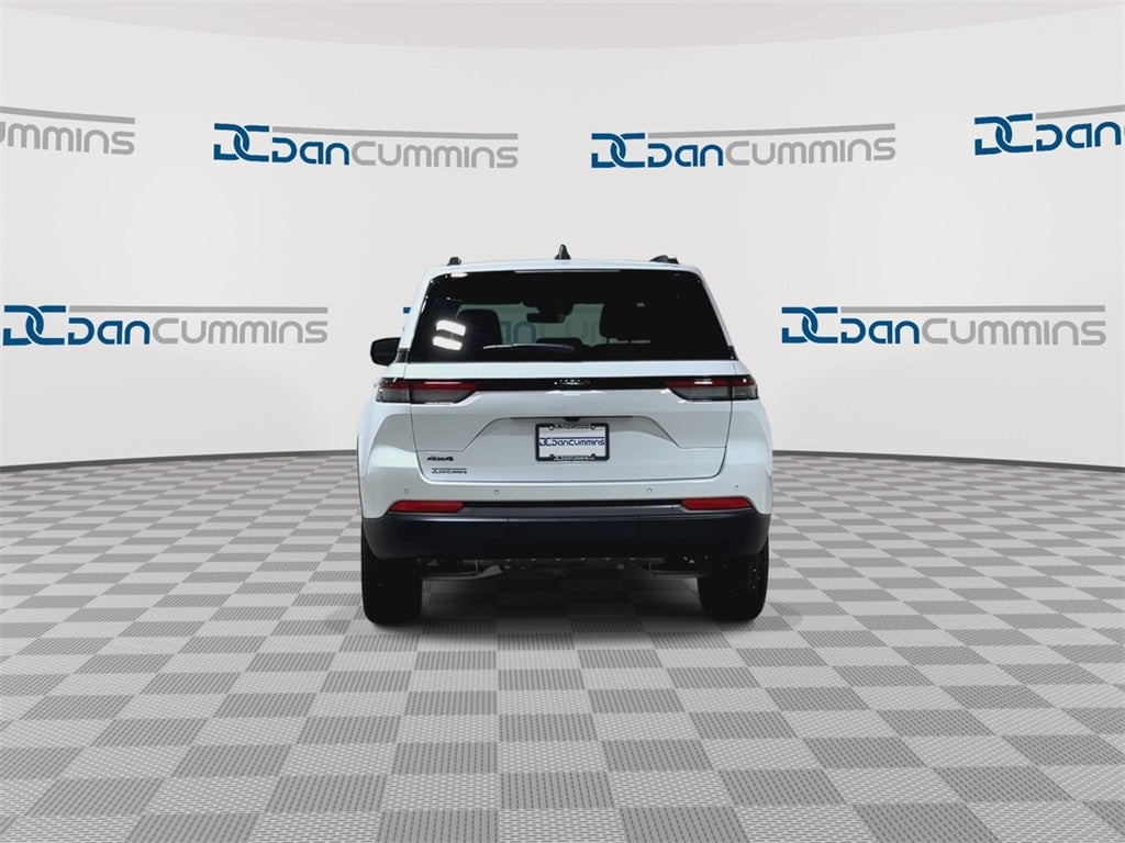 2026 Jeep Grand Cherokee Laredo