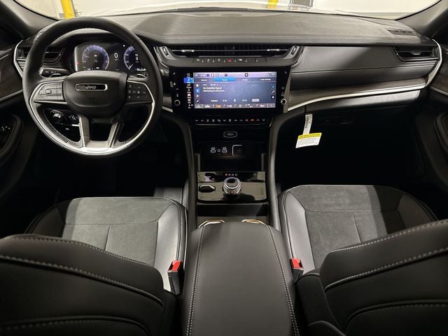 2026 Jeep Grand Cherokee Altitude
