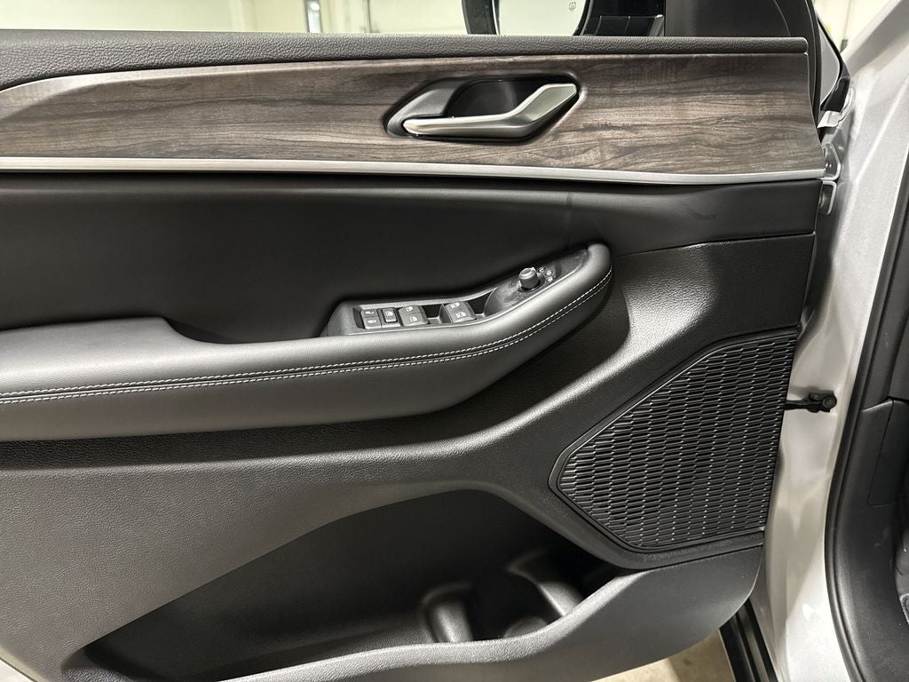 2026 Jeep Grand Cherokee Altitude