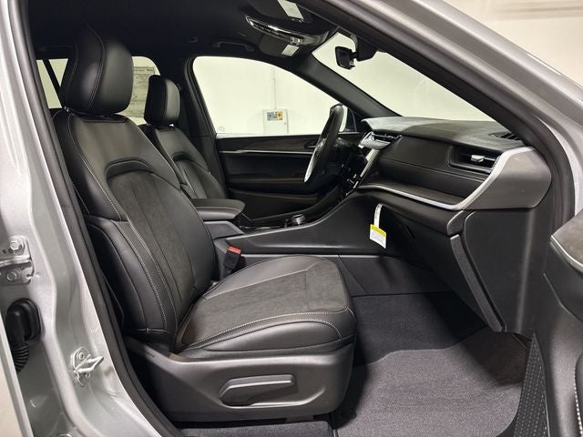 2026 Jeep Grand Cherokee Altitude