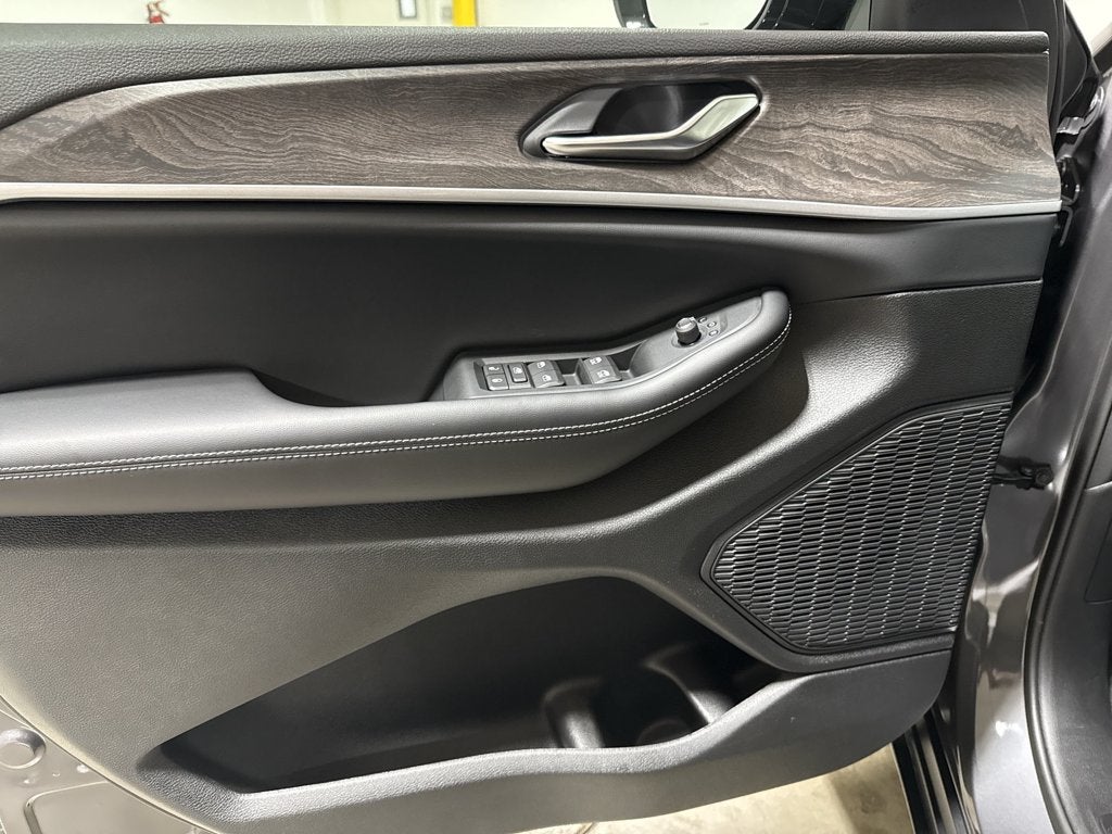 2026 Jeep Grand Cherokee Altitude
