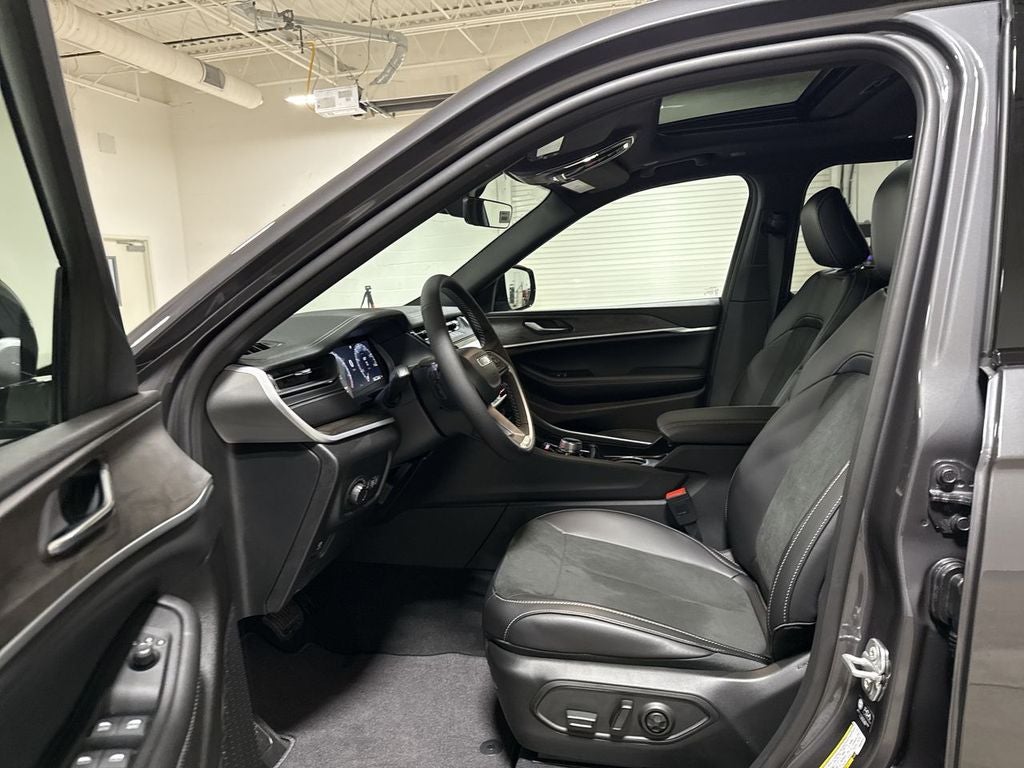 2026 Jeep Grand Cherokee L Laredo