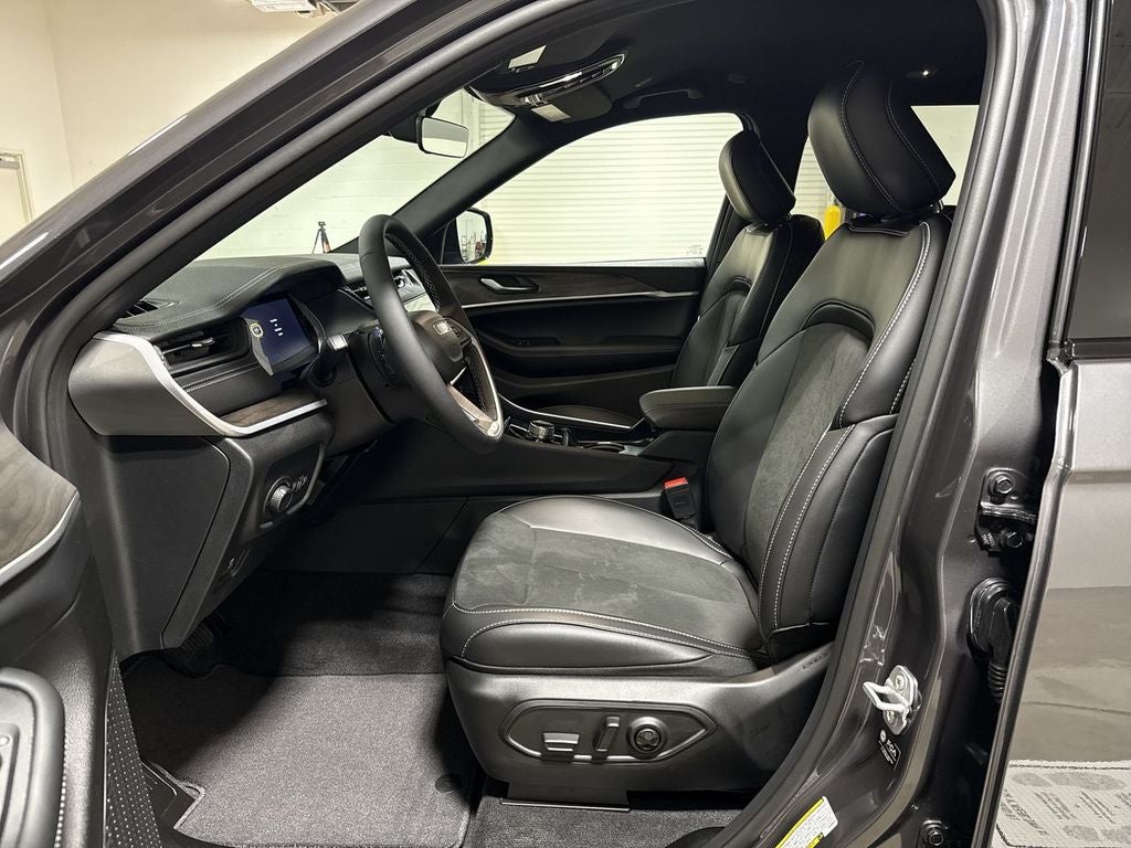 2026 Jeep Grand Cherokee L Laredo