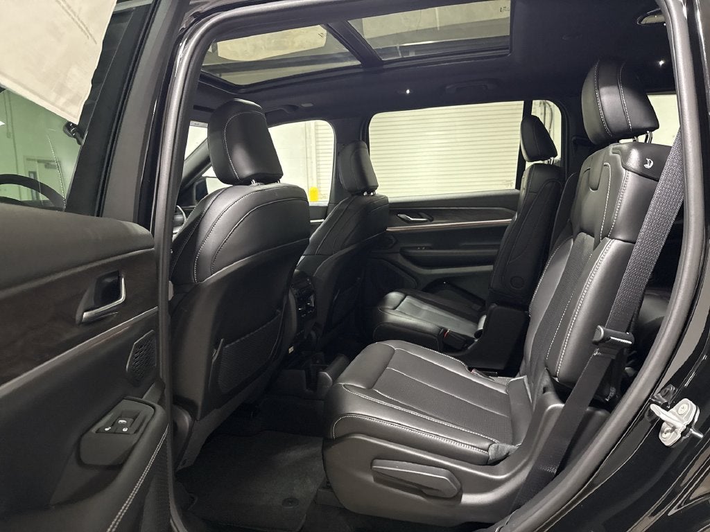 2027 Jeep Grand Cherokee L Limited