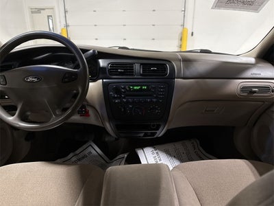 2002 Ford Taurus SE